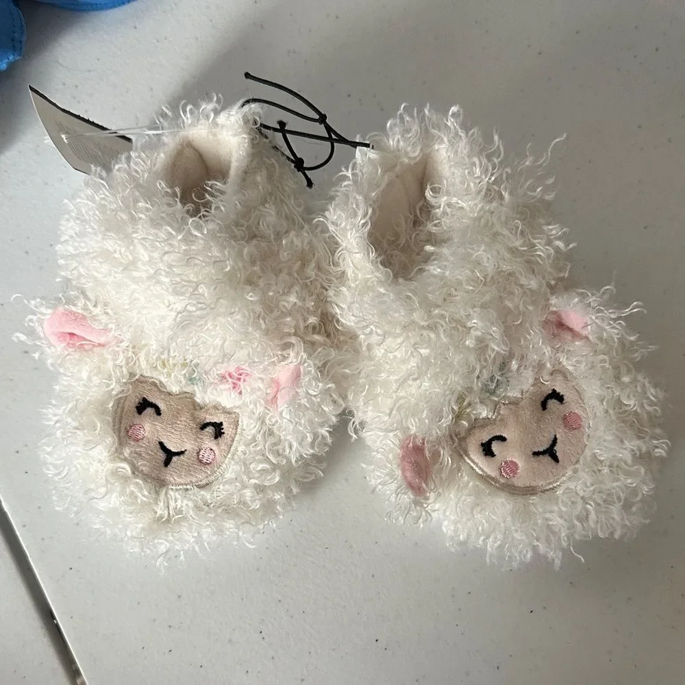 Wonder Nation Baby Booties – White Lamb Design – Size 2